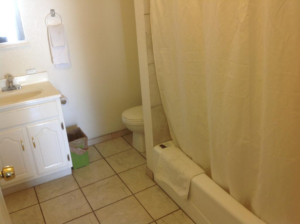 Redwood Motel Chandler Bilik gambar
